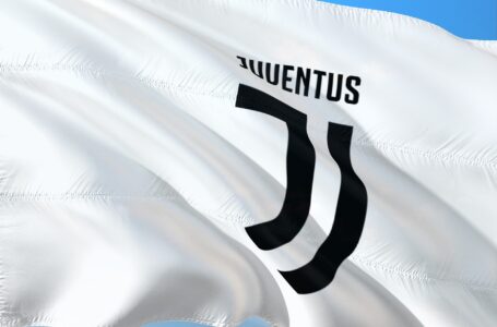 Transfer napastnika do Juventusu – potajemne spotkanie w Turynie
